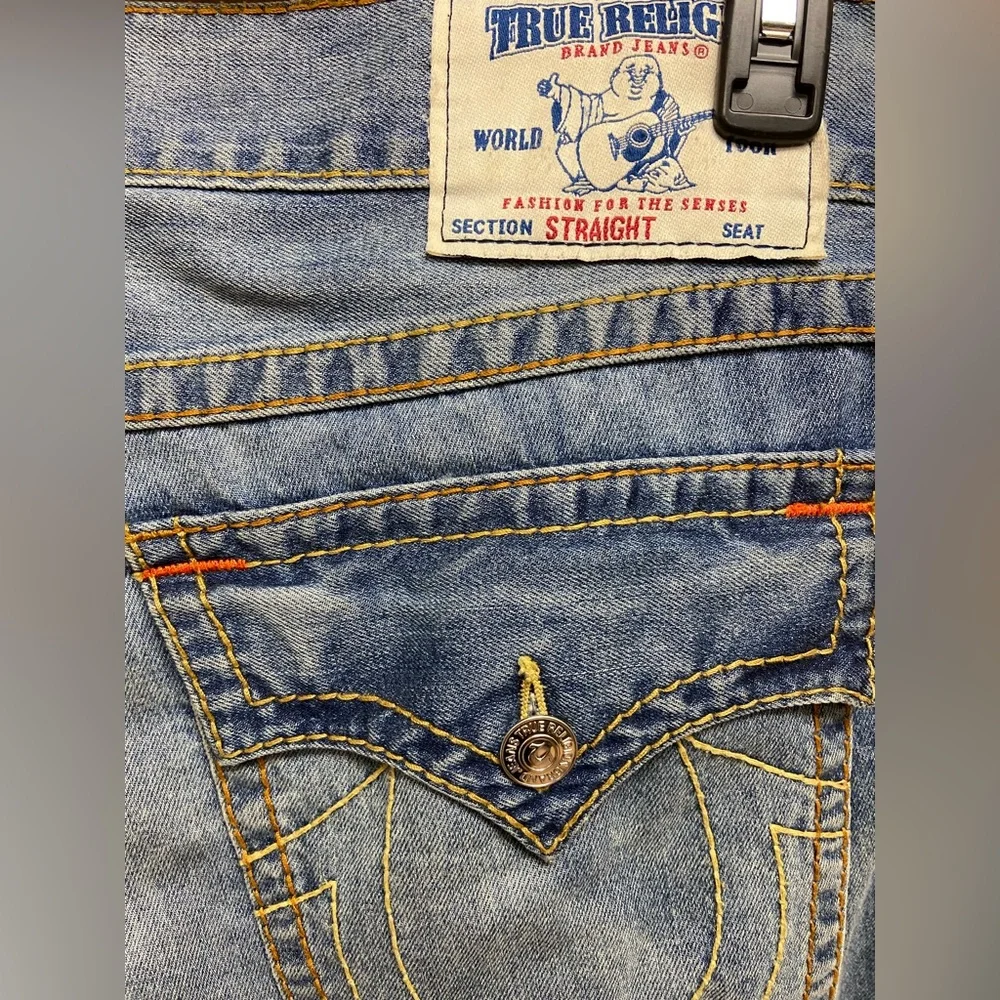 TRUE RELIGION MEN JEANS SIZE 36 INSEAM 26